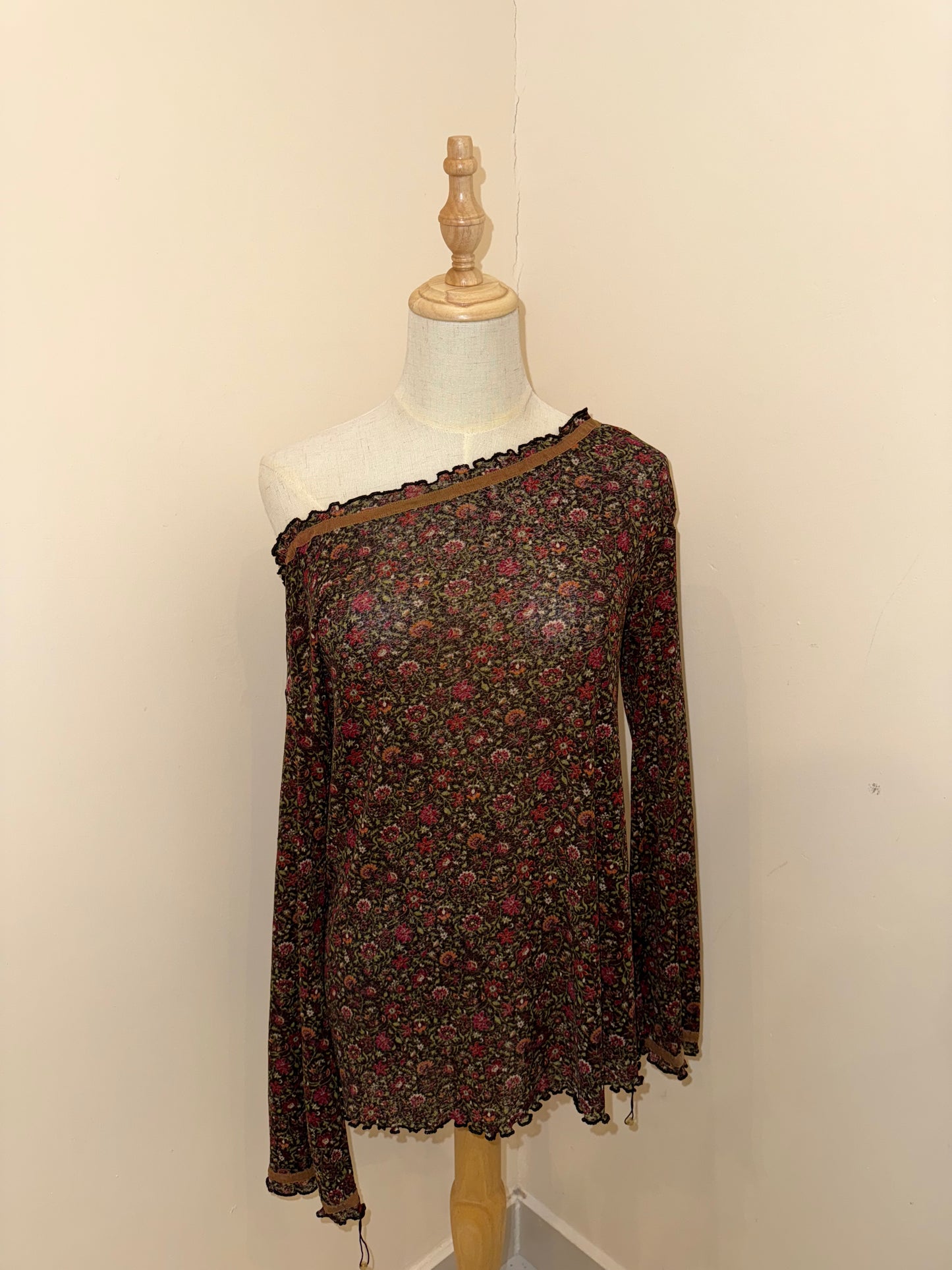 Cop copine off shoulder top (S-M)